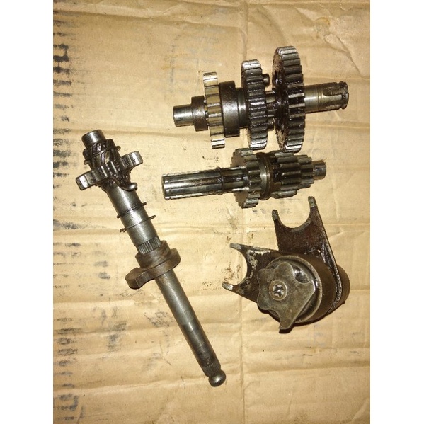 Jual Gigi rasio gearbox gigi transmisi Honda C50 pispot original 2nd
