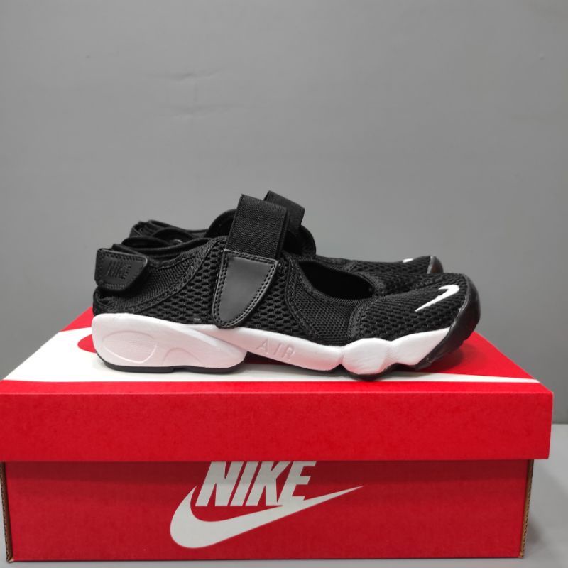 sepatu sandal nike