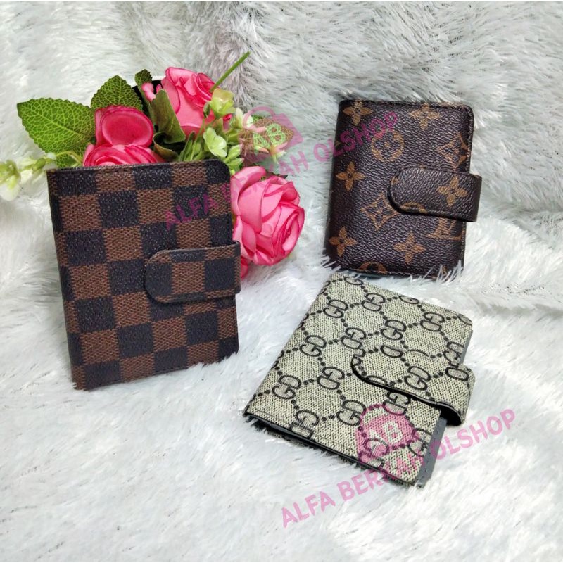 BEST SELLER DOMPET LV WALLET FREE BOX+PAPERBAG HARGA : 105.000 DOMPET LV  WALLET SIZE: 20x12 INCLUDE BOX PAPERBAG DUSTBAG SERTIFIKAT BILL