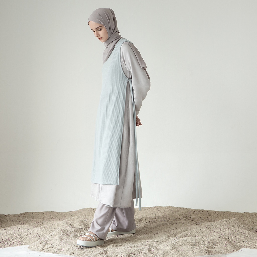 Jual Arsyana by Aska Label - Apron fashion wanita outerwear knit rajut