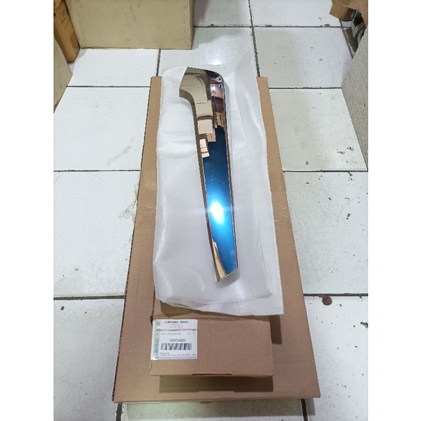 Mitsubishi Pajero Sport 2018 Floor Console Garnish Set LH & RH With Foam Padding