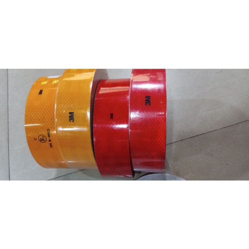 Jual stiker REFLEKTOR 3M Bak/Box Truk mobil, stiker nyala Buat Bak