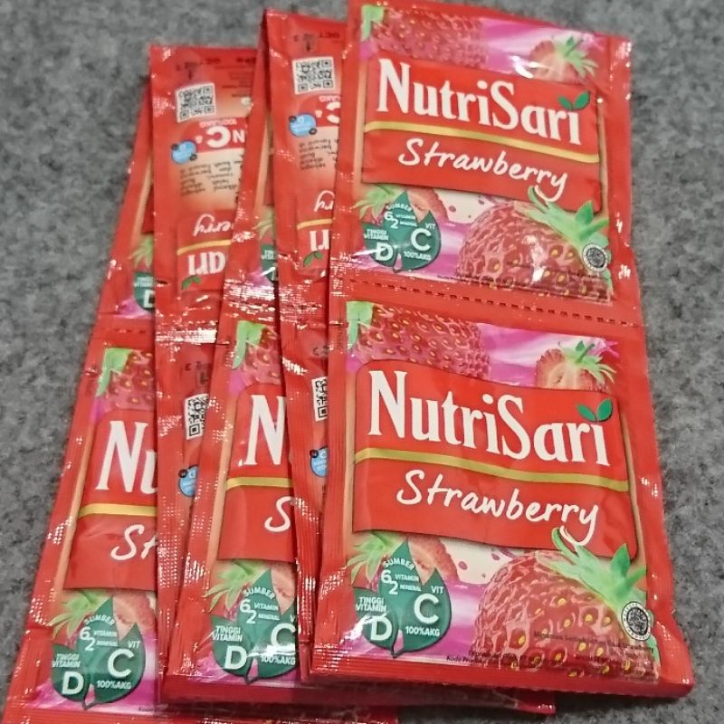 Jual Nutrisari Rasa Strawberry 1 Renteng isi 10 pcs/bungkus | Shopee ...