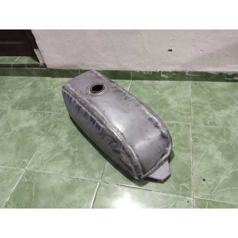 Jual Tangki custom caferacer motor gastank tengki vinracer dacota cafe ...