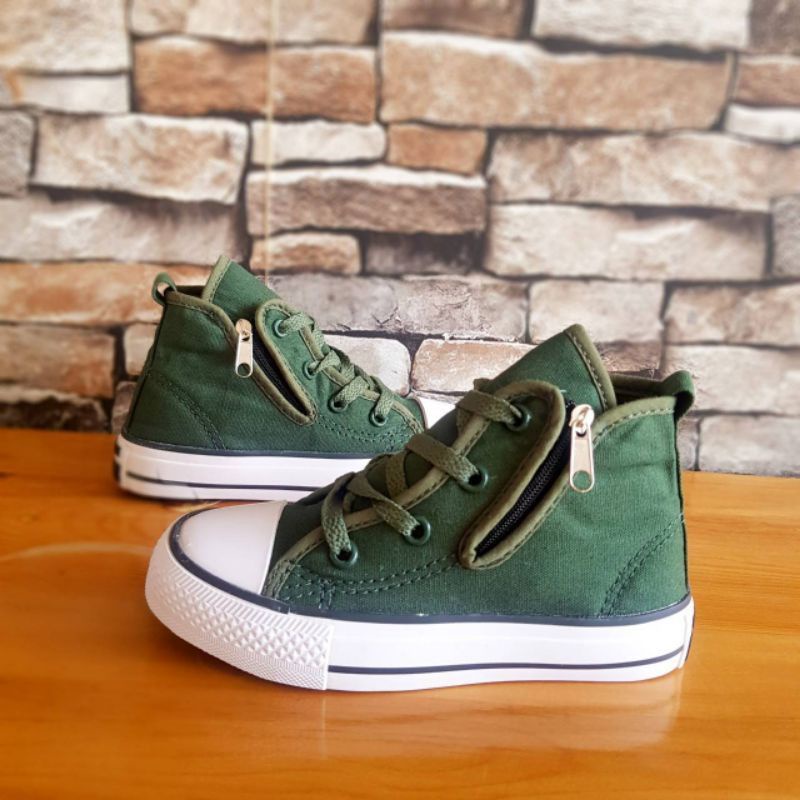 Jual (kualitas premium) sepatu Converse anak terbaru sepatu Converse