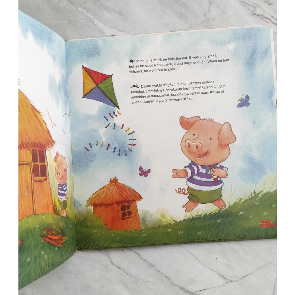 Jual The Three Little Pigs (Buku Cerita Bilingual) | Shopee Indonesia