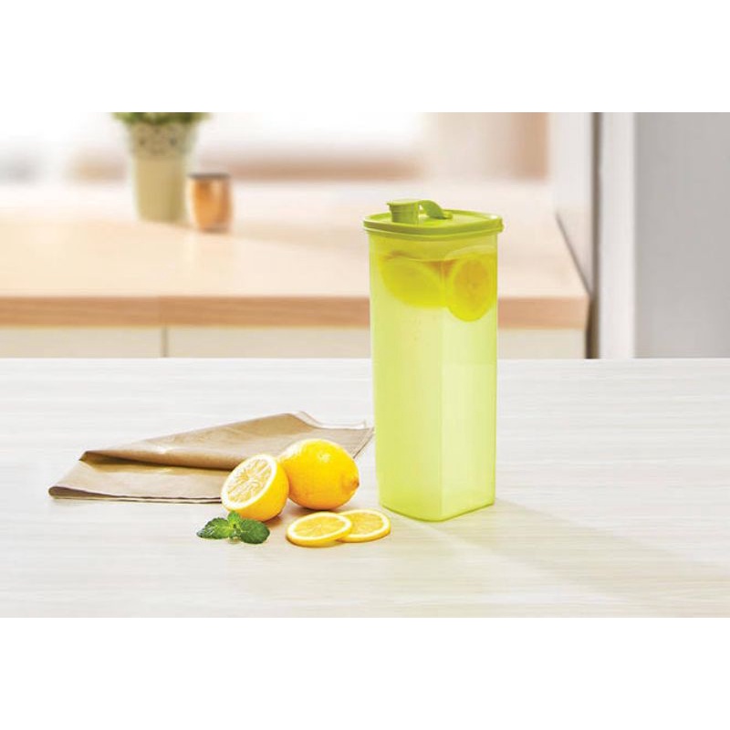 Jual Tupperware Slim Line 1L dan 2L Botol Air untuk Kulkas | Shopee ...