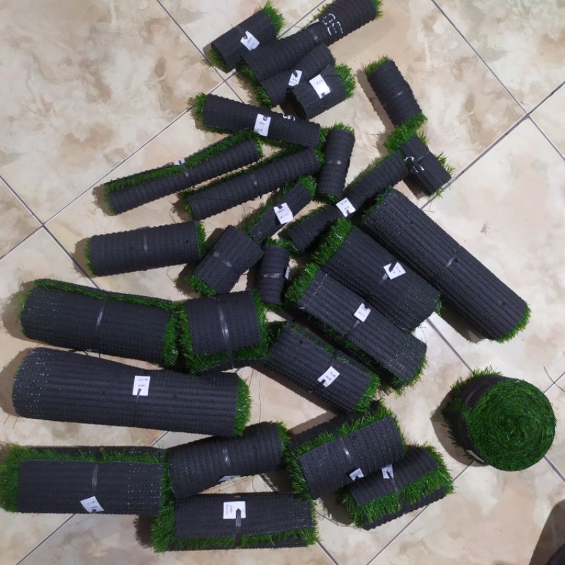 Jual Rumput Sintetis Swiss Sisa potongan Cuci Gudang | Shopee Indonesia