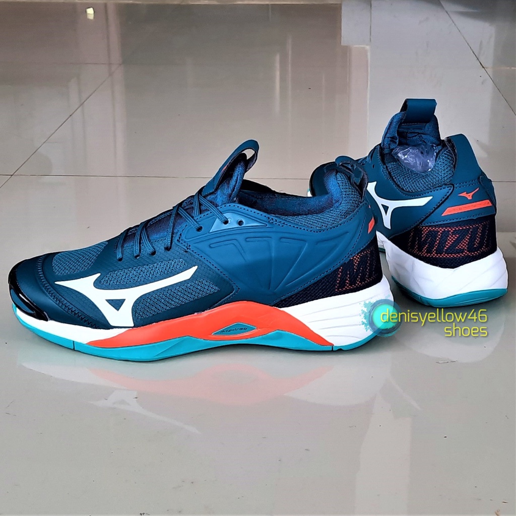 Jual DENISYELLOW46 | SEPATU VOLI MIZUNO | WAVE MOMENTUM PUTIH | 2022