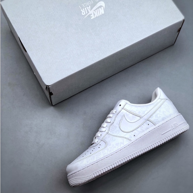 Jual Sepatu Nike Air Force 1 Low Triple White Original BNIB Full Tag ...