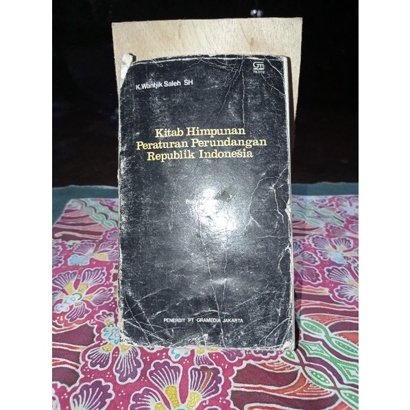 Jual Buku Kitab Himpunan Peraturan Perundangan Republik Indonesia