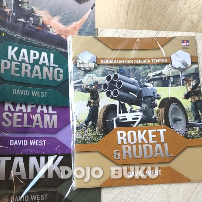 Jual Kendaraan Dan Senjata Tempur : Roket & Rudal by David West ...