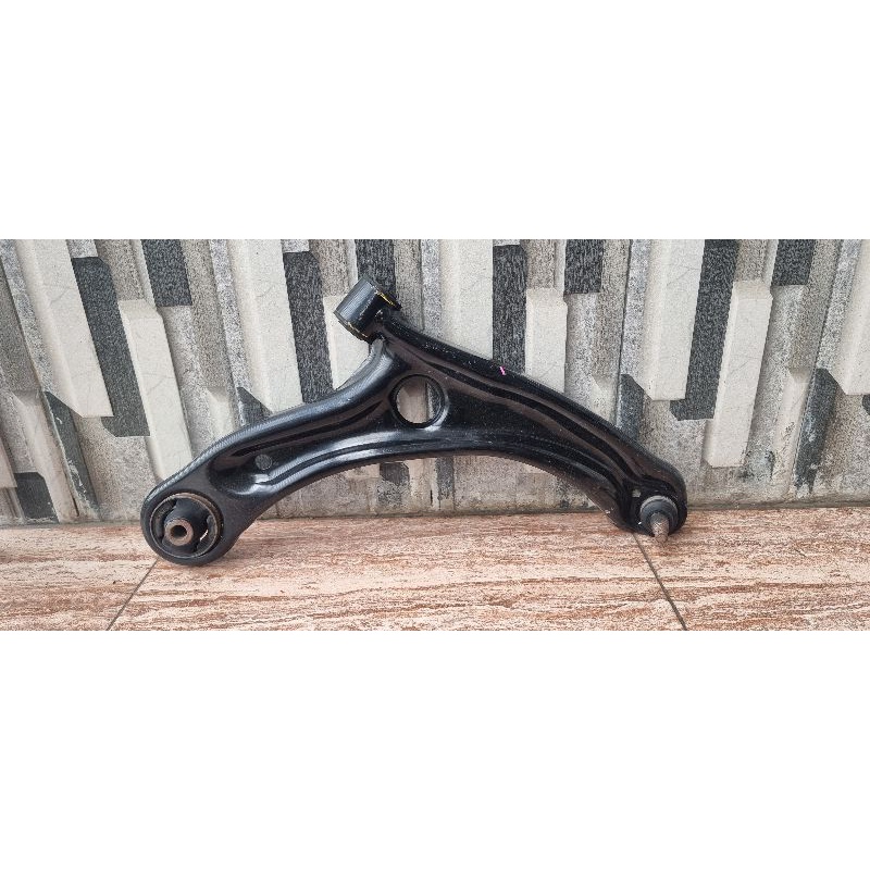Jual Lower Arm Sayap Ball joint Assy Bushing Honda mobilio / Brio / BRV