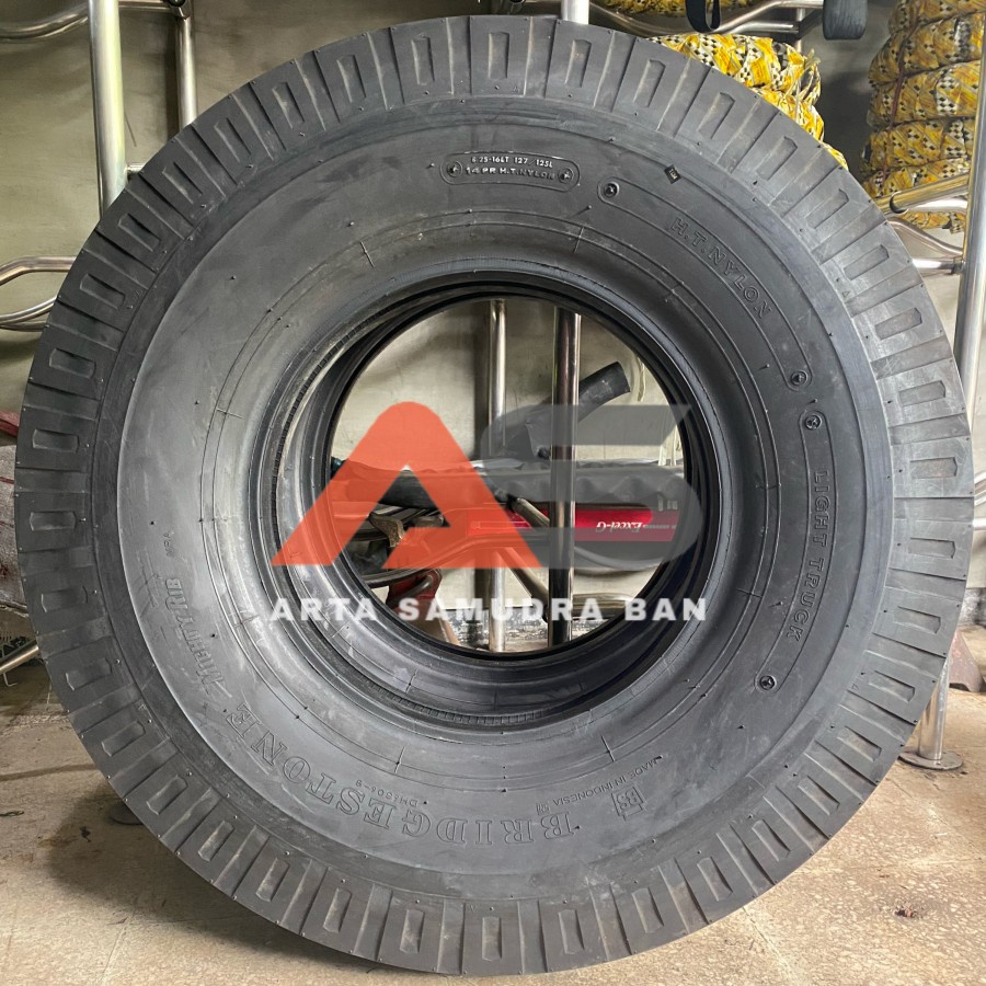 Jual Ban Truk Bridgestone BS MRA Mighty Rib 825 8.25 - 16 14PR | Shopee ...