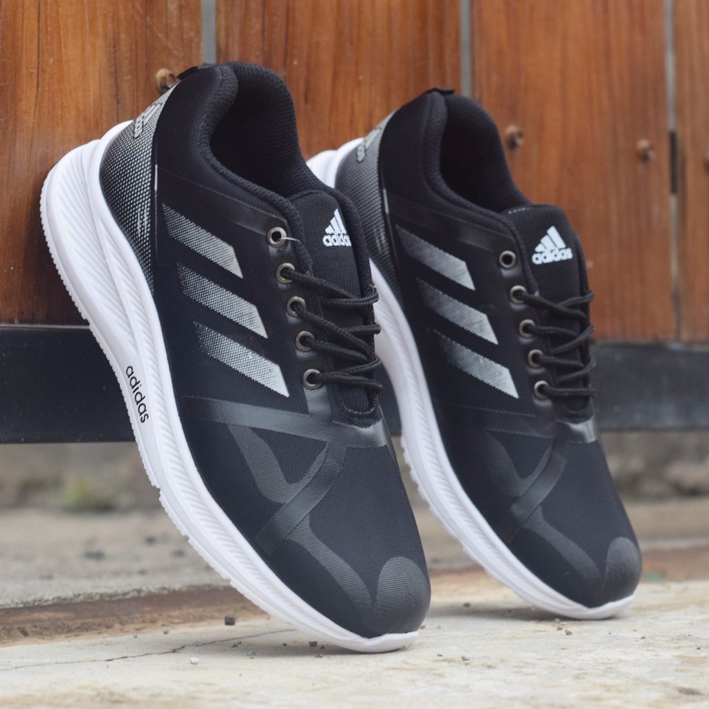 Foto model sepatu adidas deals