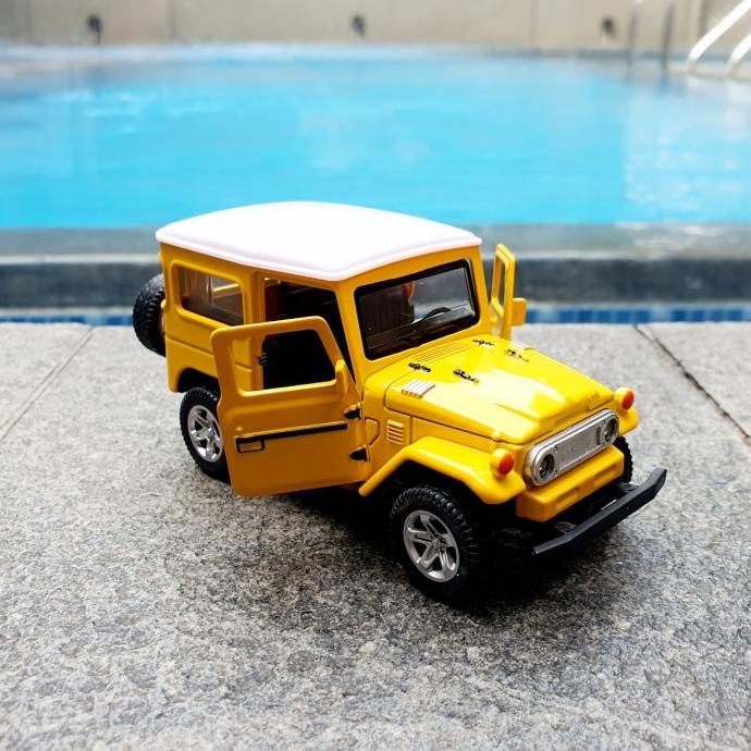 Jual Mobil Diecast Jip Toyota Land Cruiser Hardtop Fj40 Pull Back ...