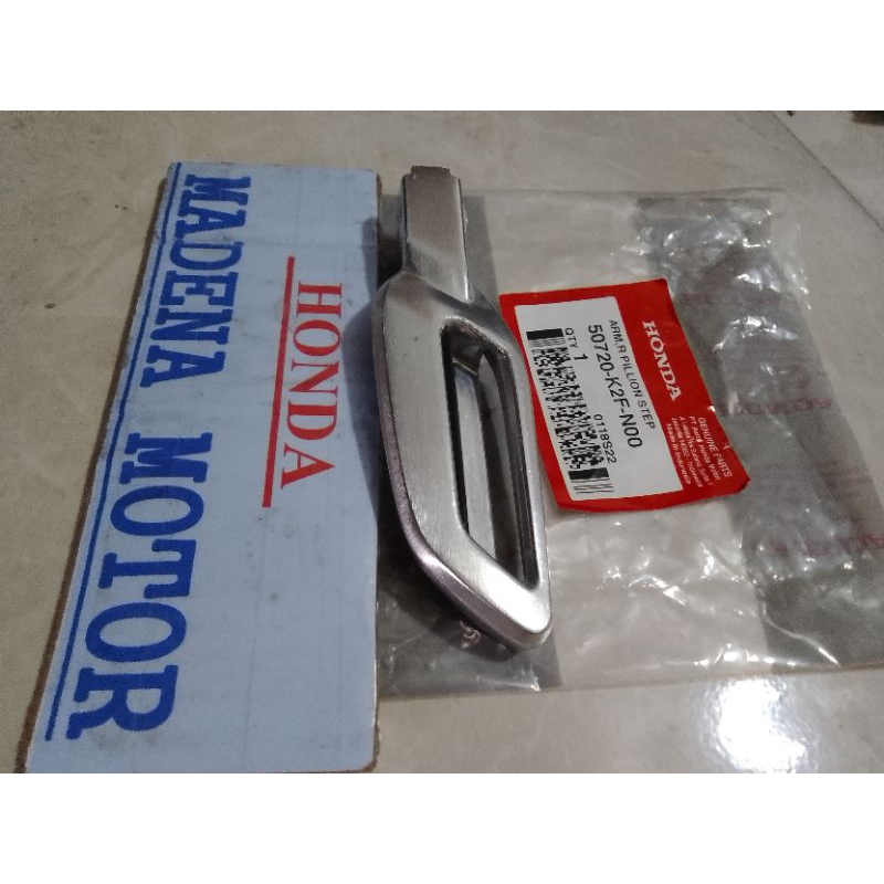 Jual Foot Step Arm R pillion Step atau pijakan kaki kanan belakang new ...
