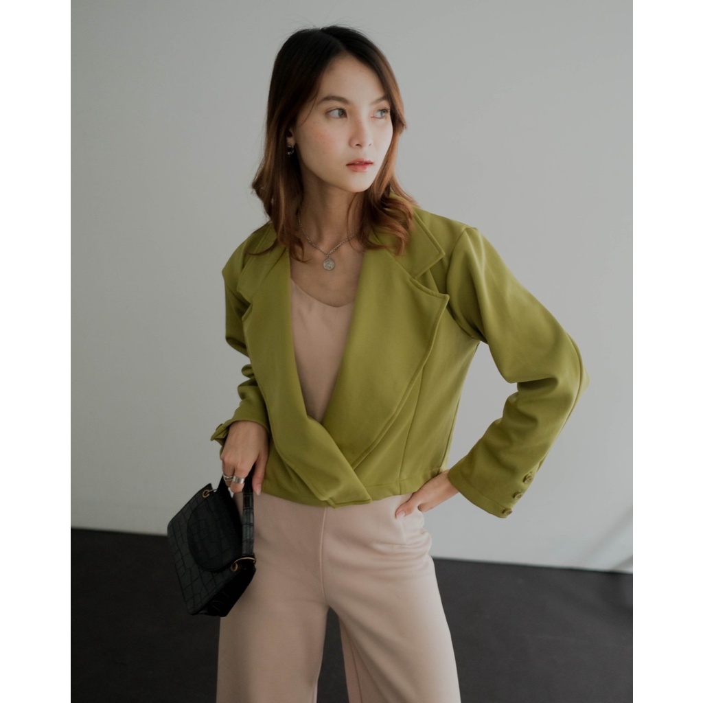 Jual Myrubylicious ANGELICA CROP BLAZER | Shopee Indonesia