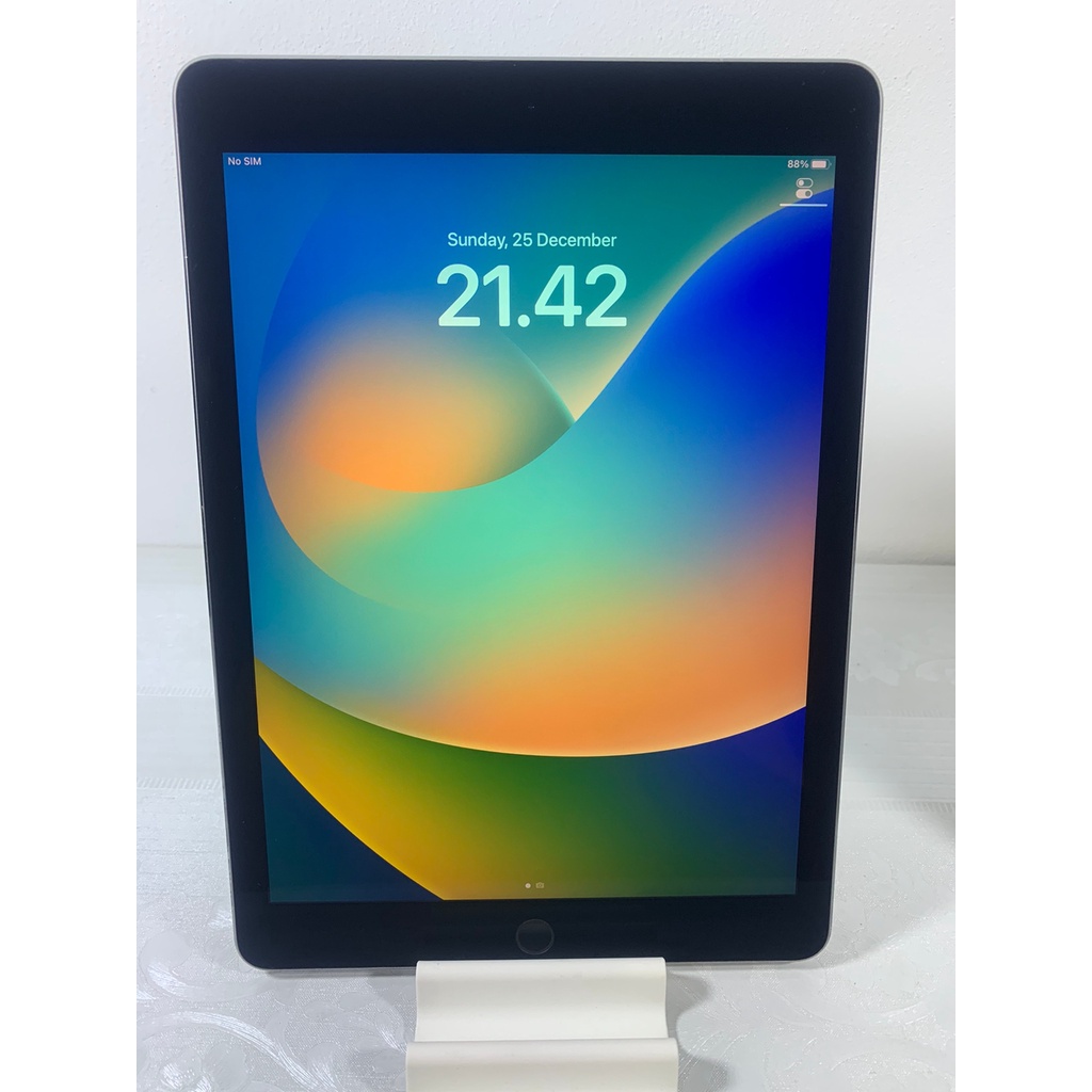 iPad Pro 9.7インチ（Wi-Fiモデル 32GB・スペースグレイ Apple iPad