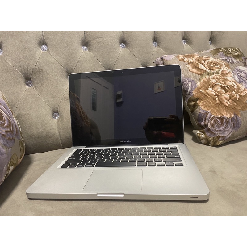 Macbook pro 13 i5 16gb ram 512gb ssd
