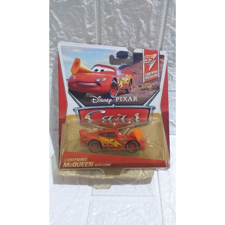Jual CARS DISNEY PIXAR LIGHTNING MCQUEEN WITH CONE | Shopee Indonesia