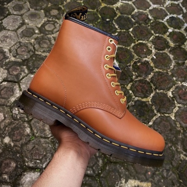 Jual Size 41. Dr Martens 1460 WG docmart dr. martens 1460 1461 3989 101 939 adrian tassel brogue wingtip leroy chelsea poley black red cherry crazy horse arcadia smooth nappa grizzly