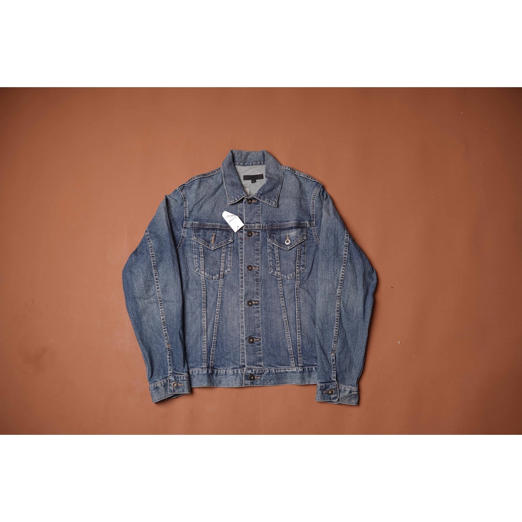 Jaket shop levis uniqlo