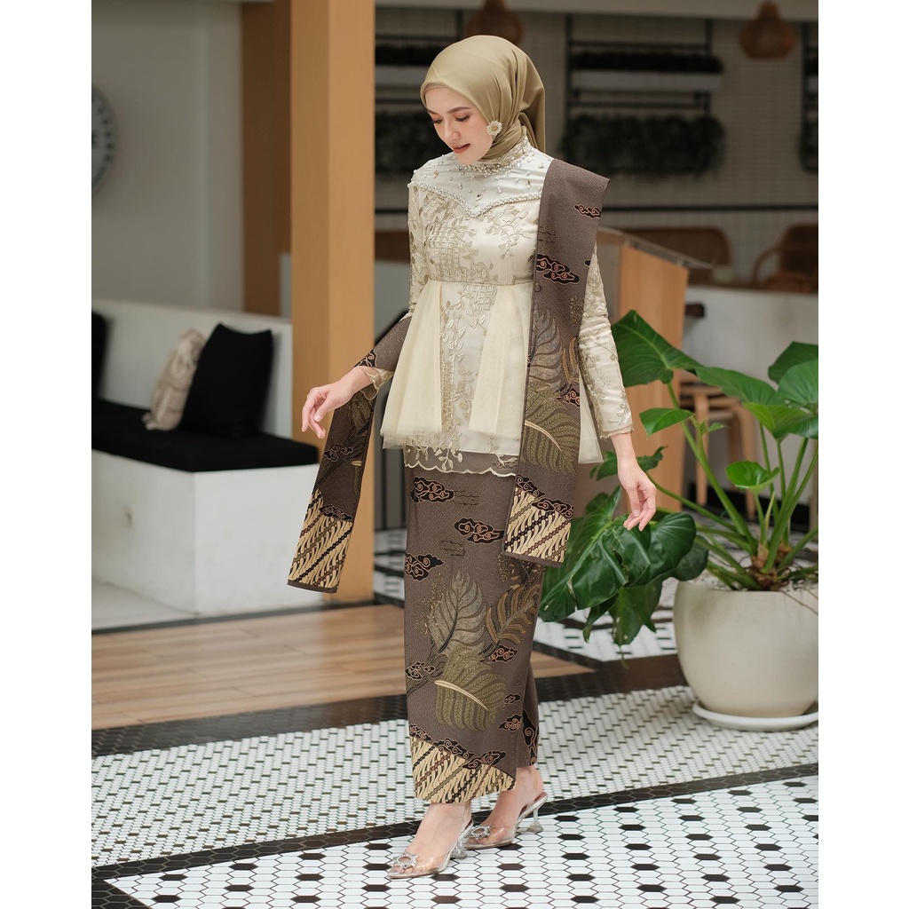 Jual New Arrival Set Couple Kebaya Ameera Warna Nude Lamaran Tunangan