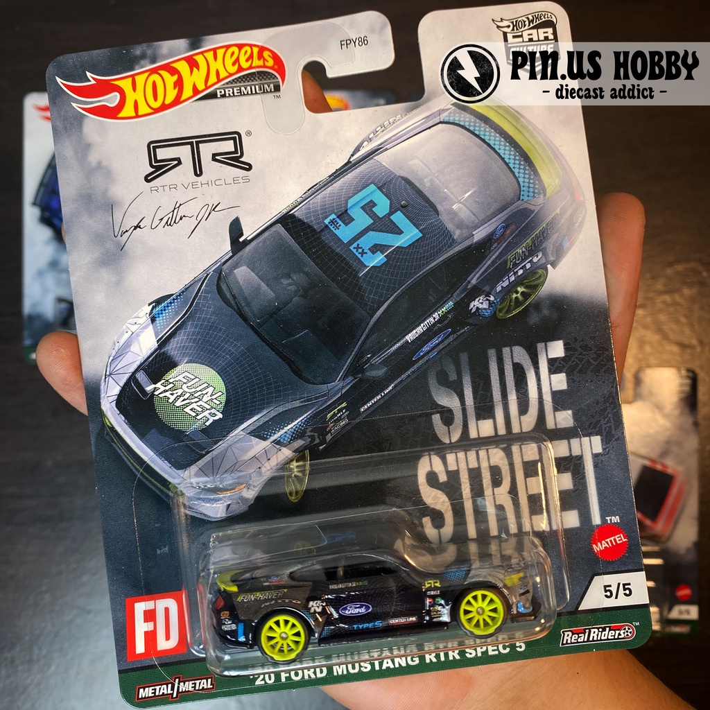 Jual HOTWHEELS PREMIUM 20 FORD MUSTANG RTR SPEC 5 SLIDE STREET Series ...