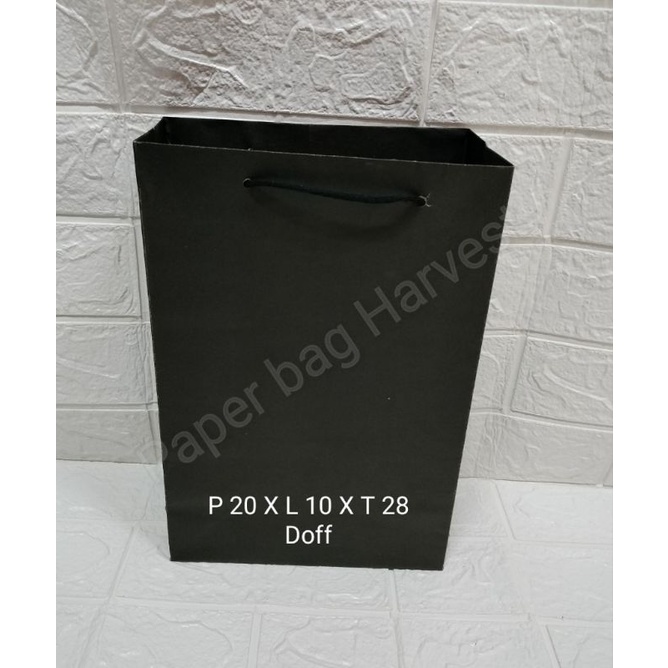 Jual Paper bag hitam ukuran sedang laminating doff | Shopee Indonesia
