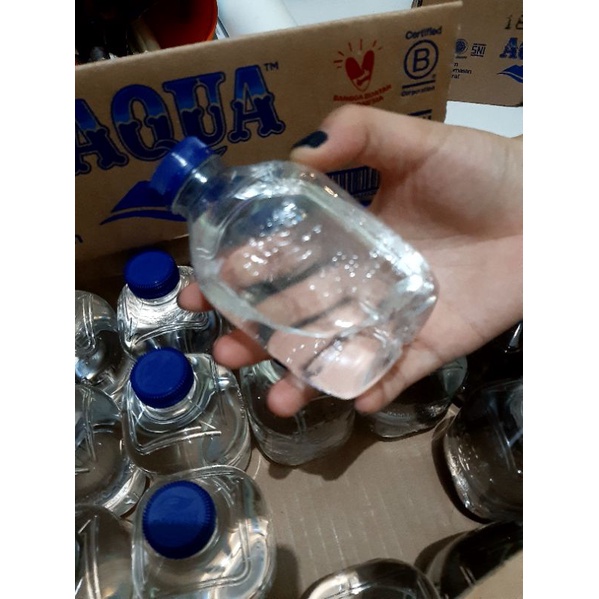 Jual Aqua Cube Air Mineral 220 Ml Satuan Shopee Indonesia 9219