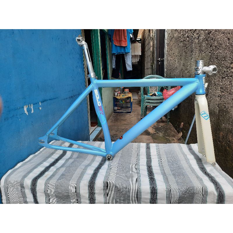 frame fixie soloist 77
