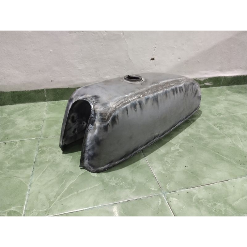 Jual Tangki custom caferacer motor gastank tengki vinracer dacota cafe ...