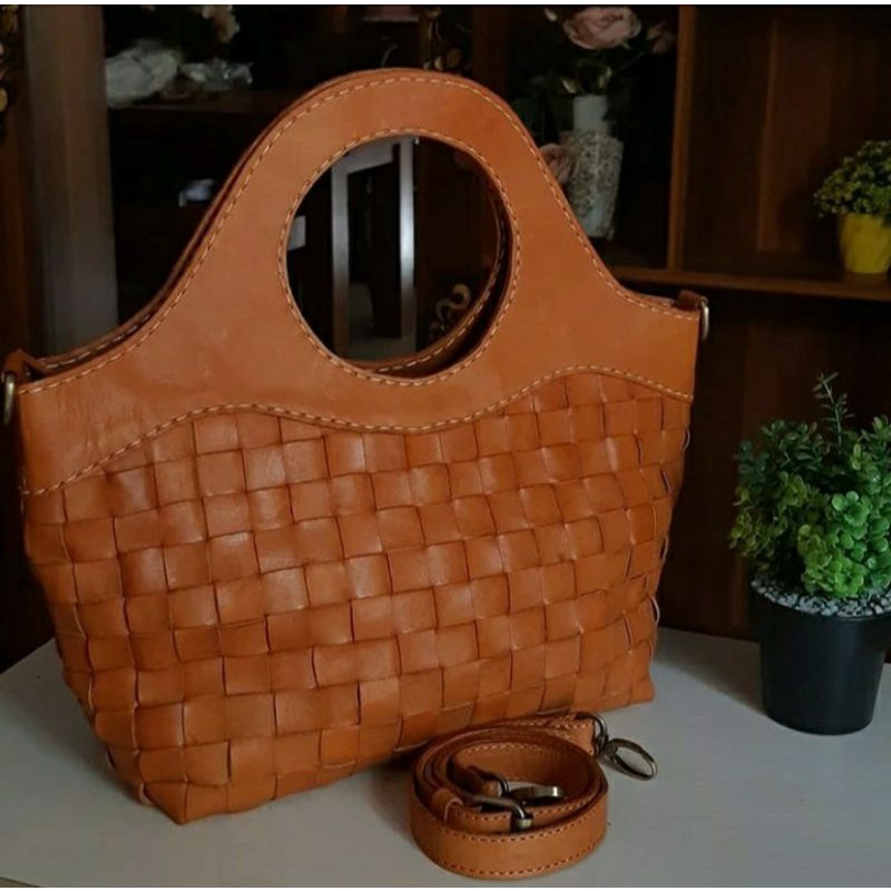 Jual Tas Anyaman Handel Bulat kulit sapi asli | Shopee Indonesia