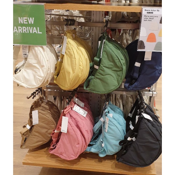 Jual TAS BAHU MINI ROUND UNIQLO (RESTOCK) | Shopee Indonesia