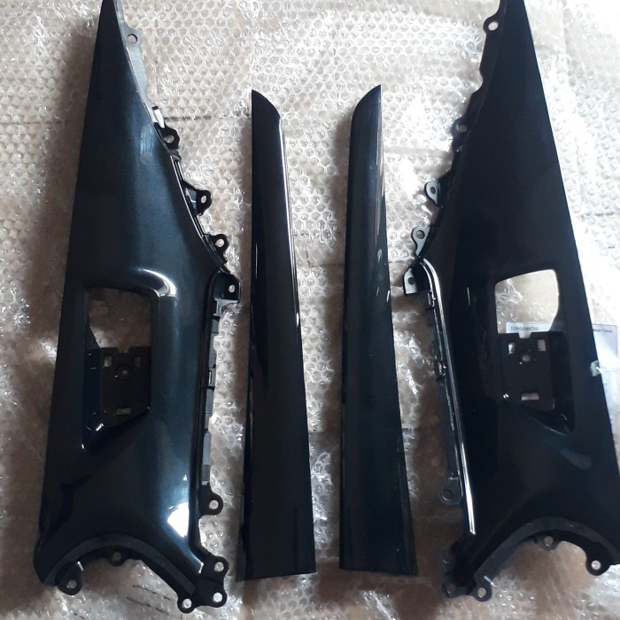 Jual panel door trim black piano innova venturer original | Shopee ...