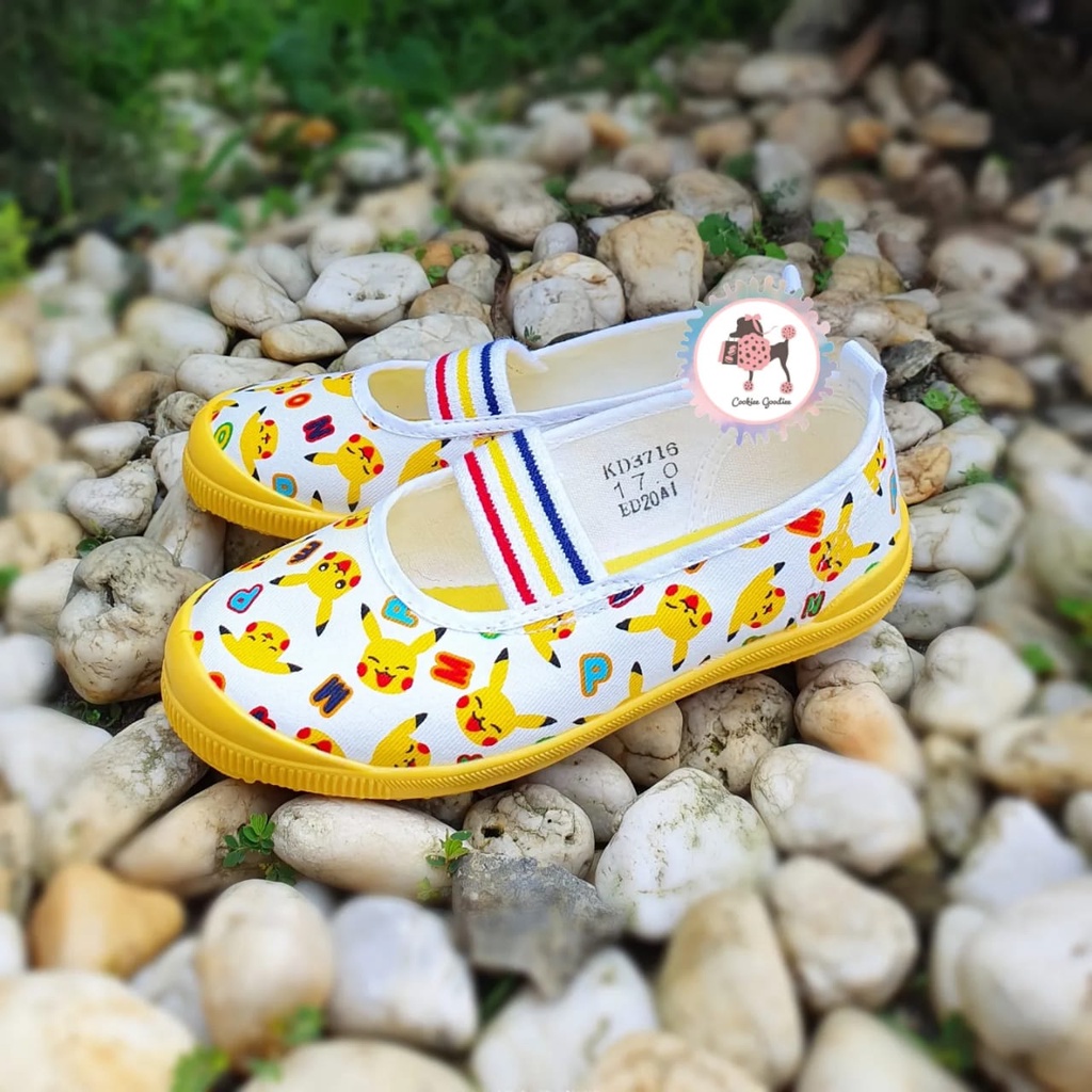 Jual Pokemon Pikachu Canvas Shoes - Yellow | Shopee Indonesia