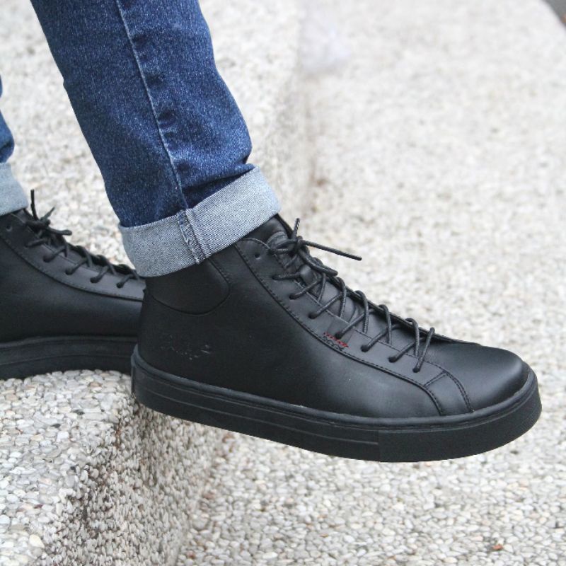 Jual Sultan X Wira Black 40-44 | Sepatu Boots Sneakers Casual Pria ...