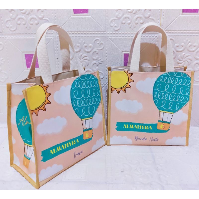 Jual Erica Bag gede/Tas souvenir/hampers (ukuran 30x15x30) full ...