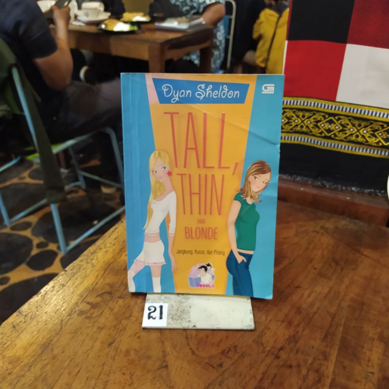 Jual BUKU TALL THIN AND BLONDE By Dyan Sheldon | Shopee Indonesia