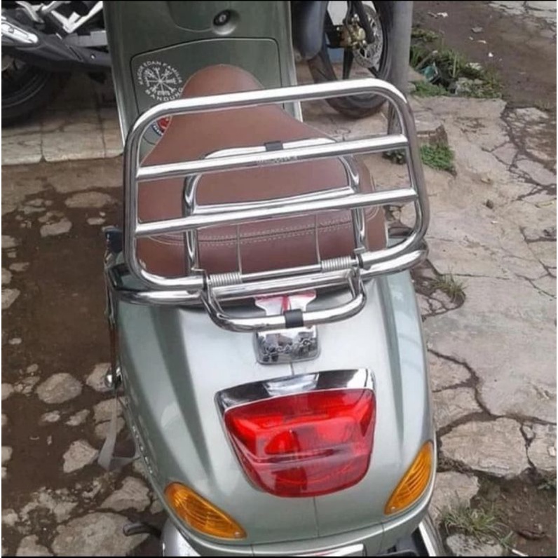 Jual Rak Belakang / Backrack / Back Rack Vespa LX dan S125/150 Aksesoris Shopee Indonesia