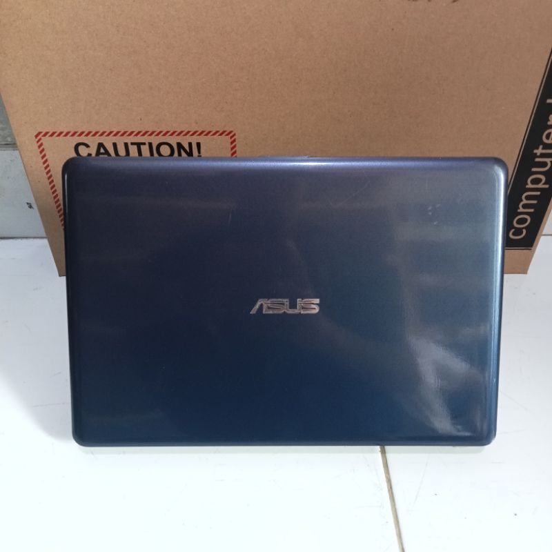 Jual Notebook Asus Vivobook E203NAH/MAH Intel Celeron Slim Jual Notebook Asus Vivobook E203NAH/MAH Intel Celeron Slim
