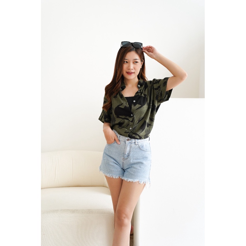 Connexion Rayon Twill Uniqe Kemeja Lengan Pendek Wanita main image 0