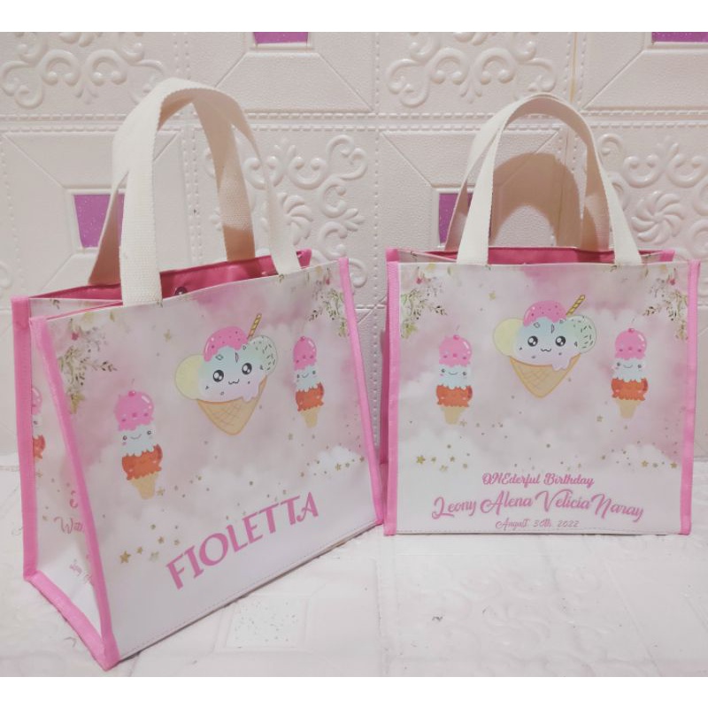 Jual Erica Bag gede/Tas souvenir/hampers (ukuran 30x15x30) full ...