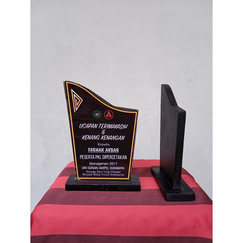 Jual plakat vandel kayu ucapan terima kasih plakat wisuda plakat kkn