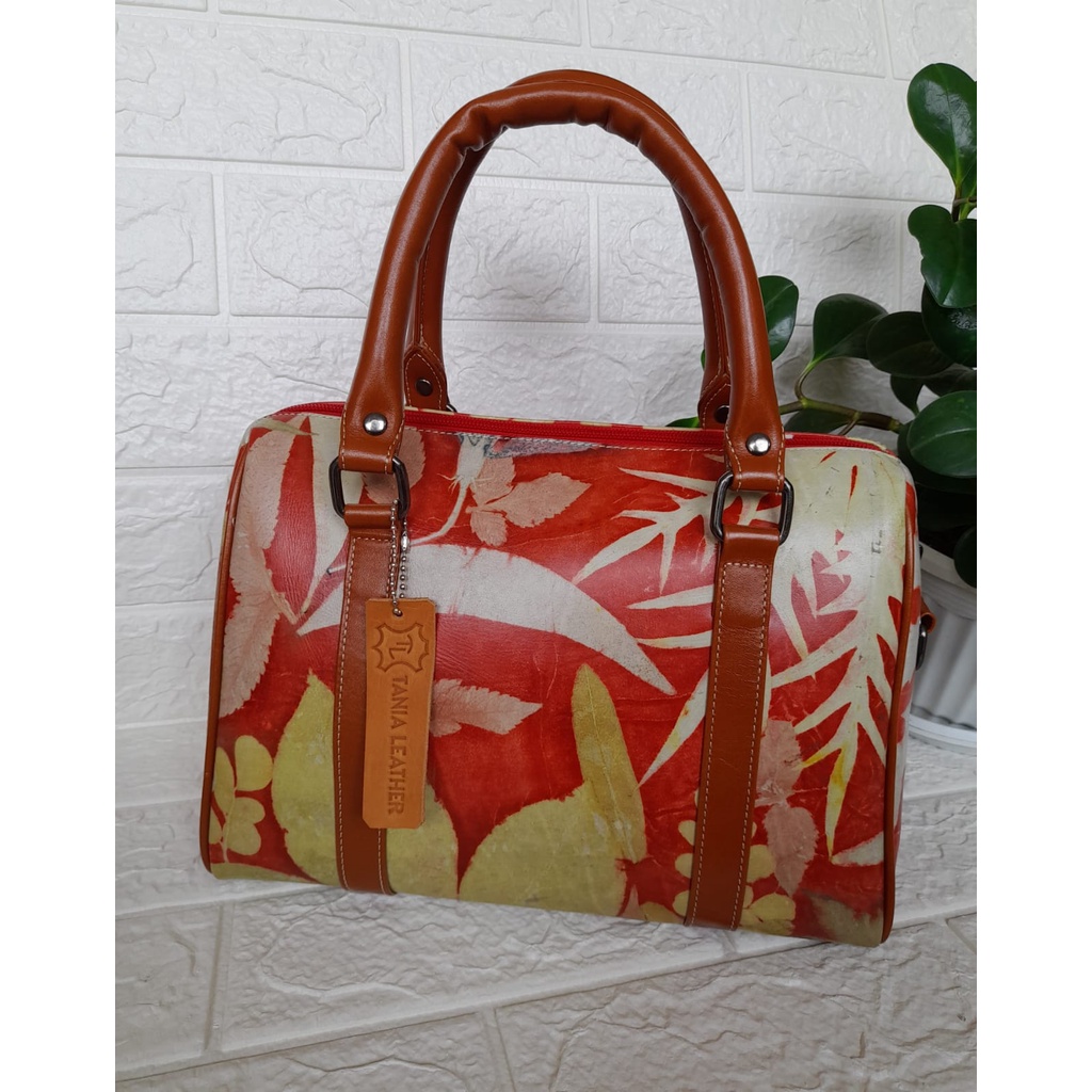 Jual Tas Selempang Kulit Wanita Varna Series Article 01 Eco-Print - CV.  Ginding Leather - Bogor , Bogor