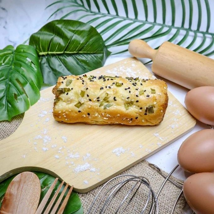 Jual Roti Abon sapi roll / bread / Roti abon mayonaise / roti asin ...