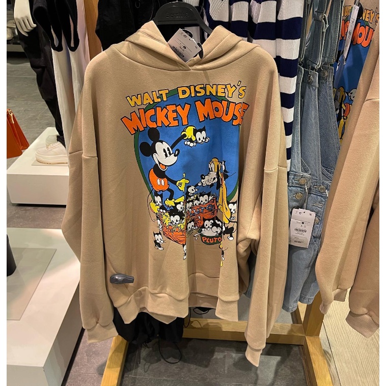 Bershka mickey 2024 mouse hoodie