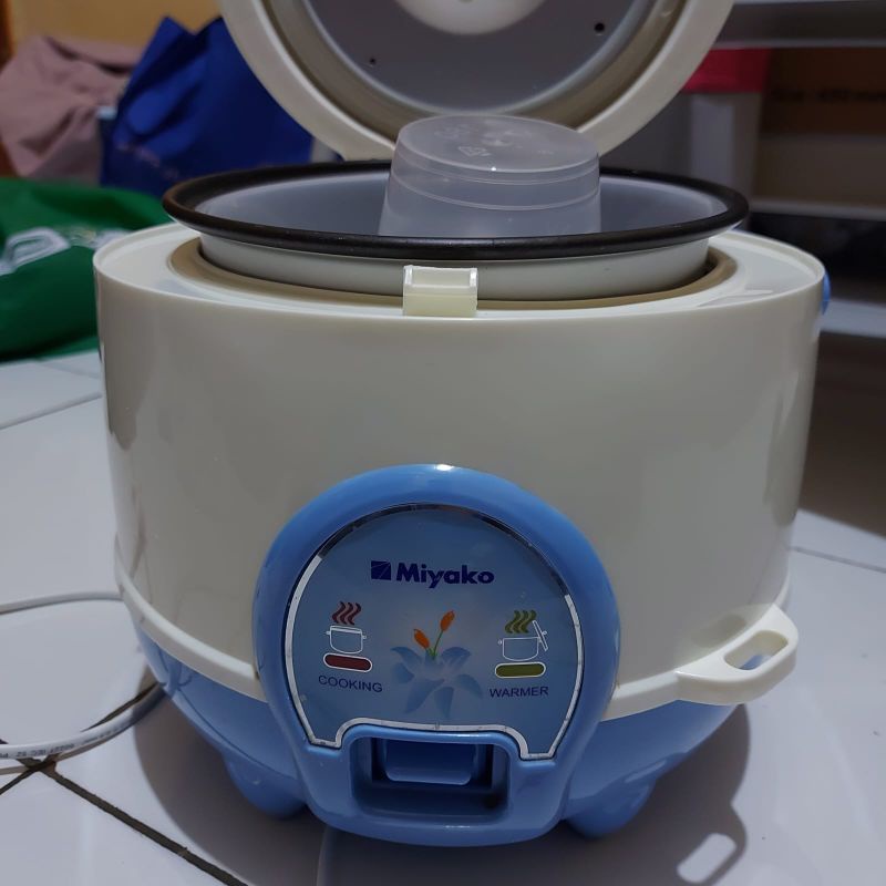 Jual Rice Cooker Miyako MCM-606 B | Shopee Indonesia