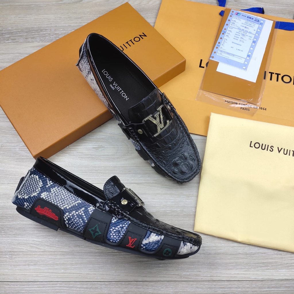 Sepatu pria LV Louis vouitton original size 9½. Model baru, Fesyen